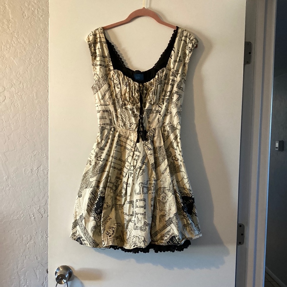 Harry potter map dress size medium